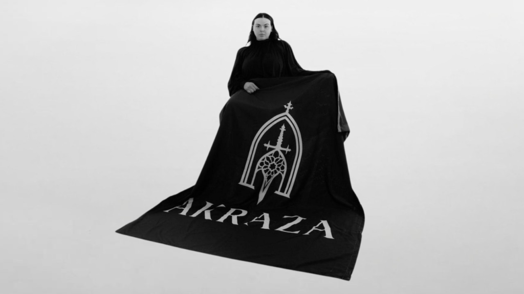 image-18-1024x576 AKRAZA, marca que nasceu para ser o oposto do consumo em massa